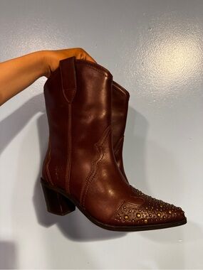 Frye Sara Wingtip